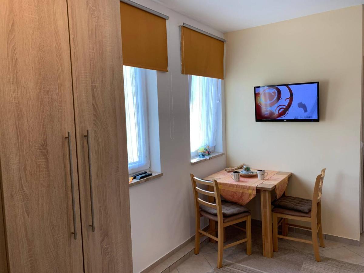 Apartments 4Mios ราชานาส ภายนอก รูปภาพ