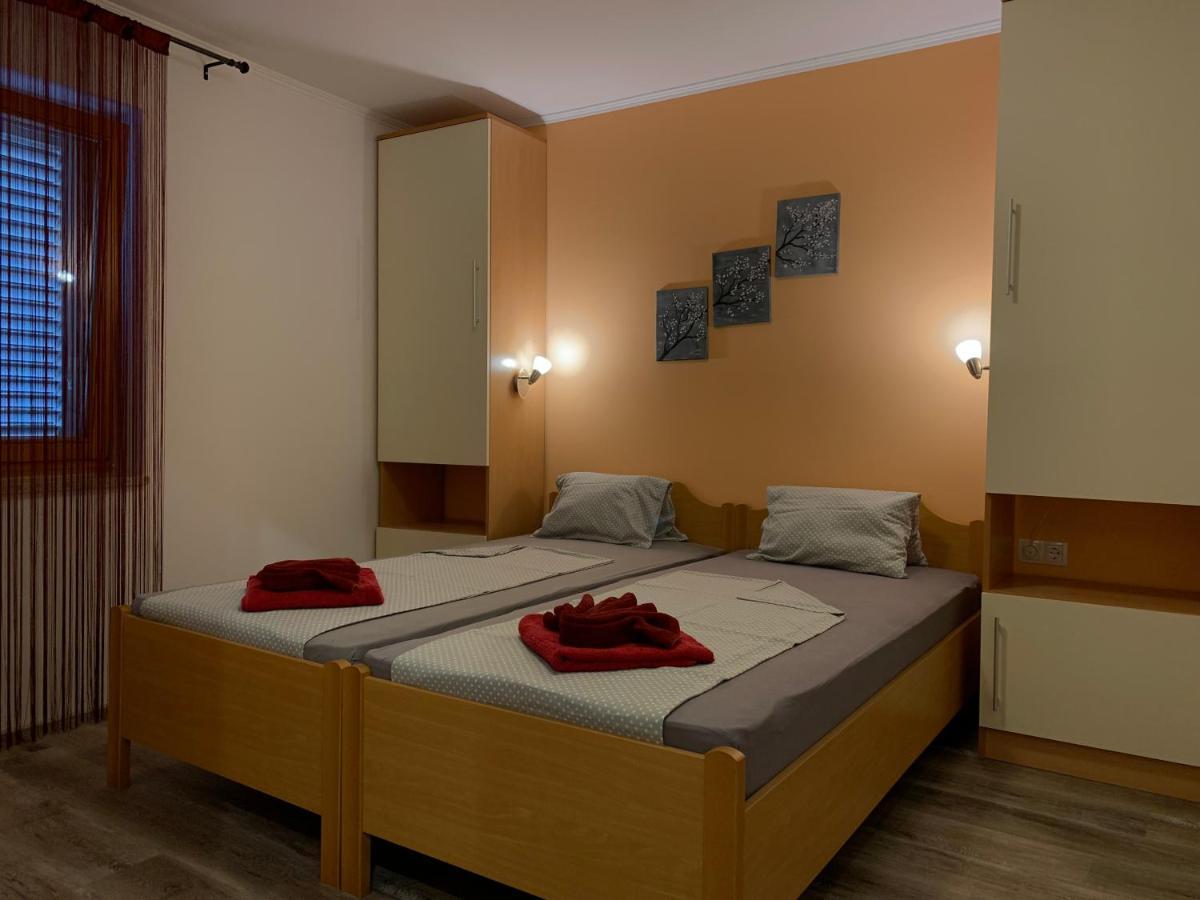 Apartments 4Mios ราชานาส ภายนอก รูปภาพ