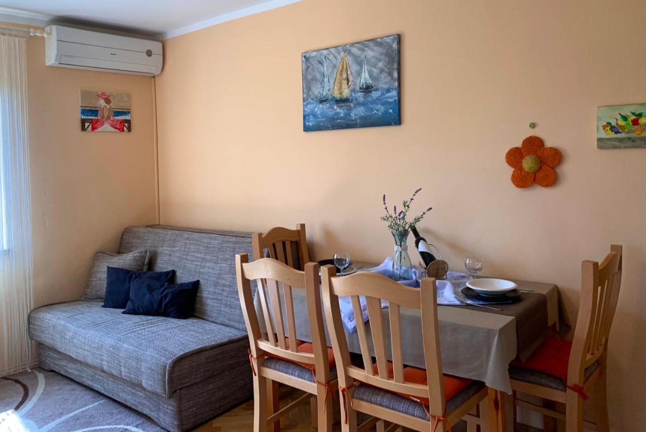 Apartments 4Mios ราชานาส ภายนอก รูปภาพ