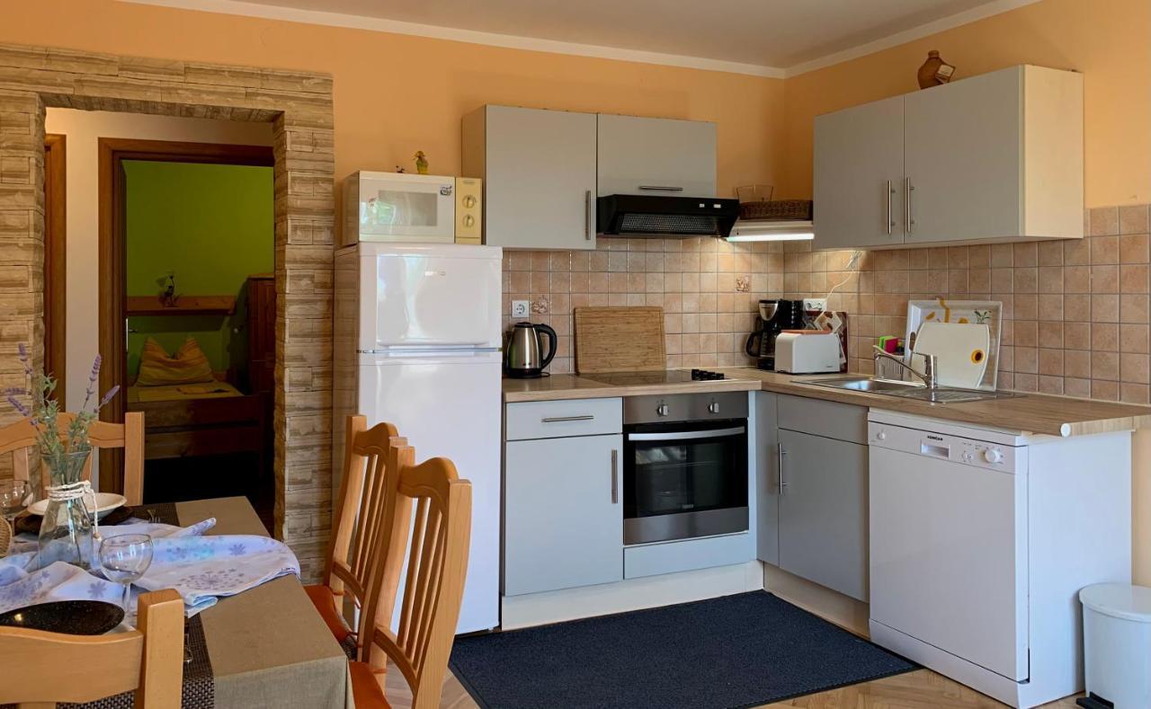 Apartments 4Mios ราชานาส ภายนอก รูปภาพ