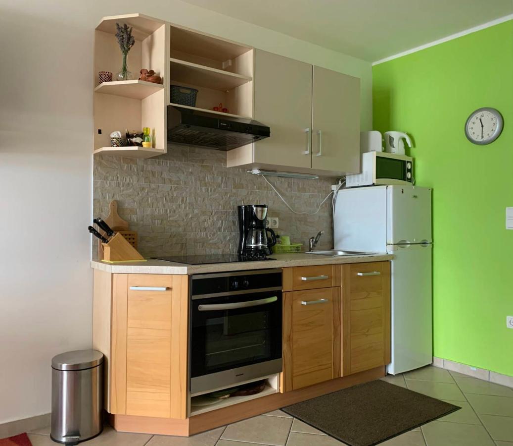 Apartments 4Mios ราชานาส ภายนอก รูปภาพ