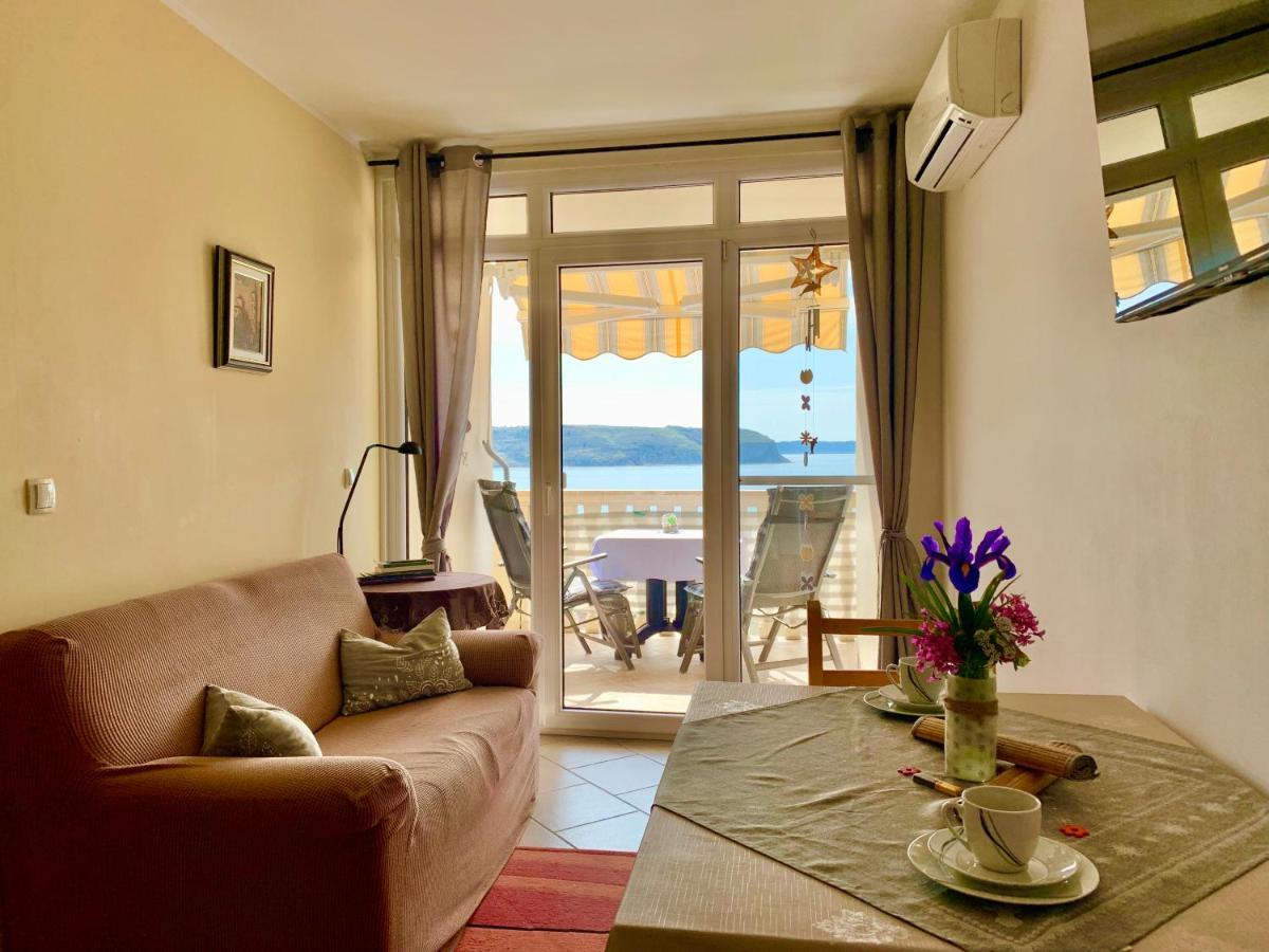 Apartments 4Mios ราชานาส ภายนอก รูปภาพ